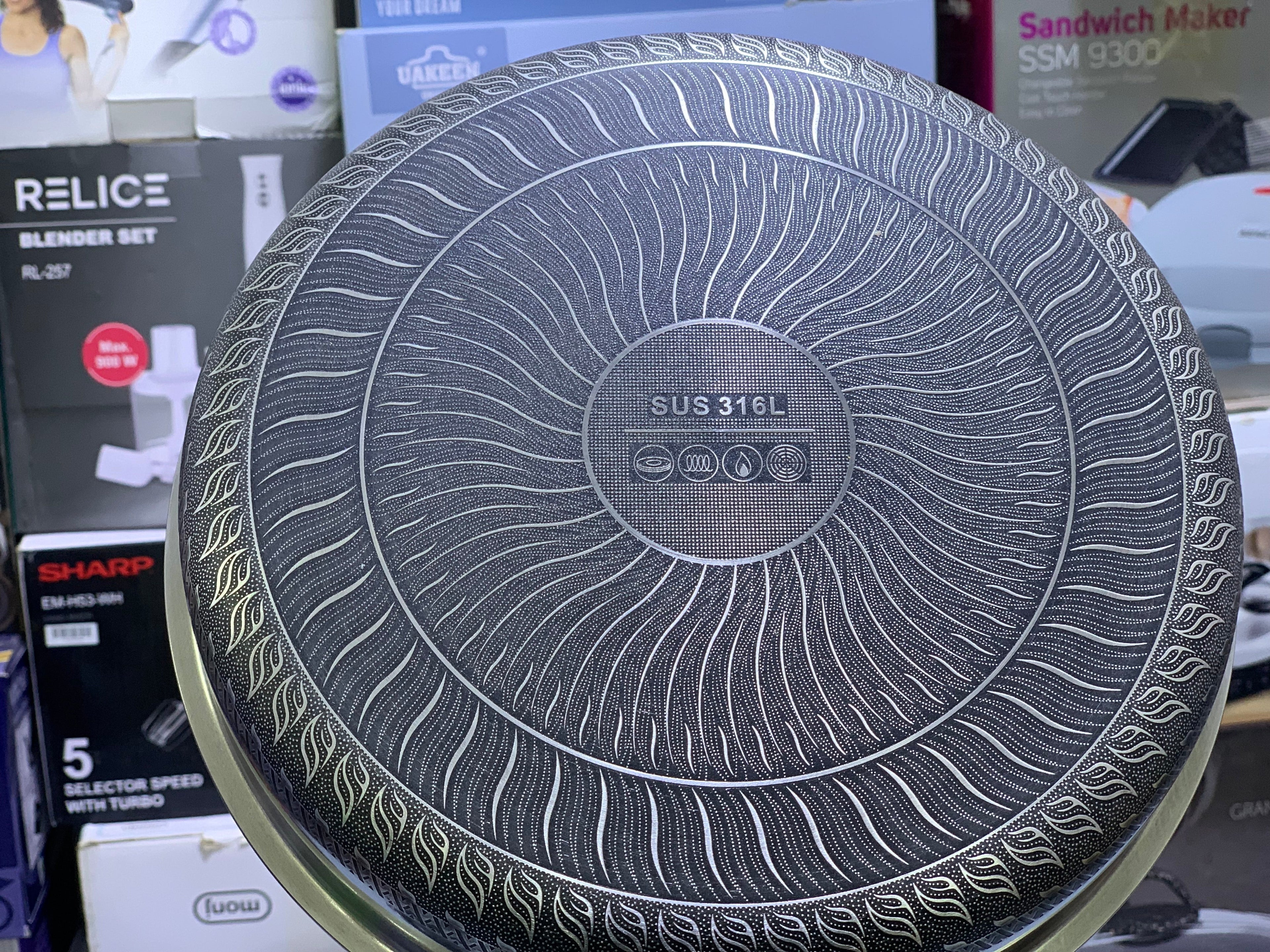 Laser Coated Frying Pan with Lid and Special Handle Opening key